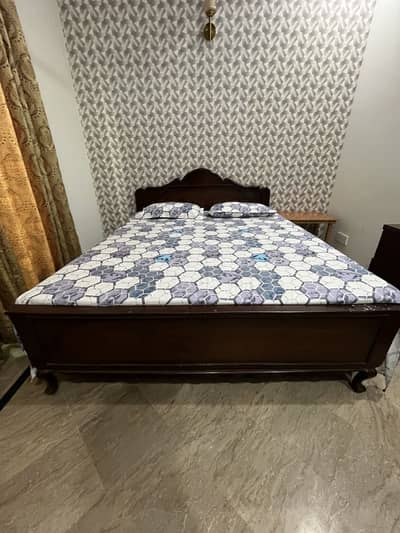 Queen size bed with mattress