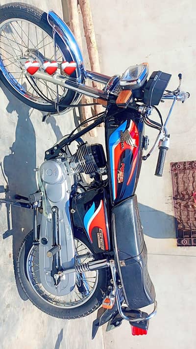 1999 model Honda ha.       boht pyara ready karwaya ha.