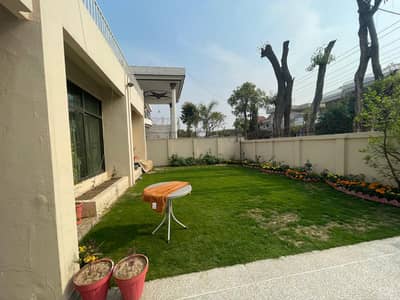 ONE BED FURNISHED FOR RENT IN DHA PHASE 1 TOP LOCATION (ONLY FOR LADY)
