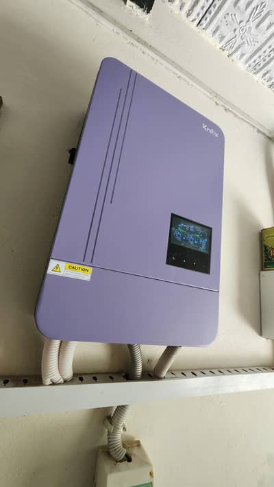 Knox Krypton 6500 4.5 kW, 24V hybrid inverter