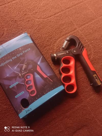 HAND GRIPPER AVAILABLE 5-100 KG WITH COUNTER - LIKE NEW