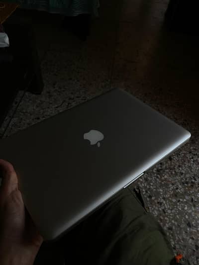 MacBook Pro 2012 with Window's 10 Pro
