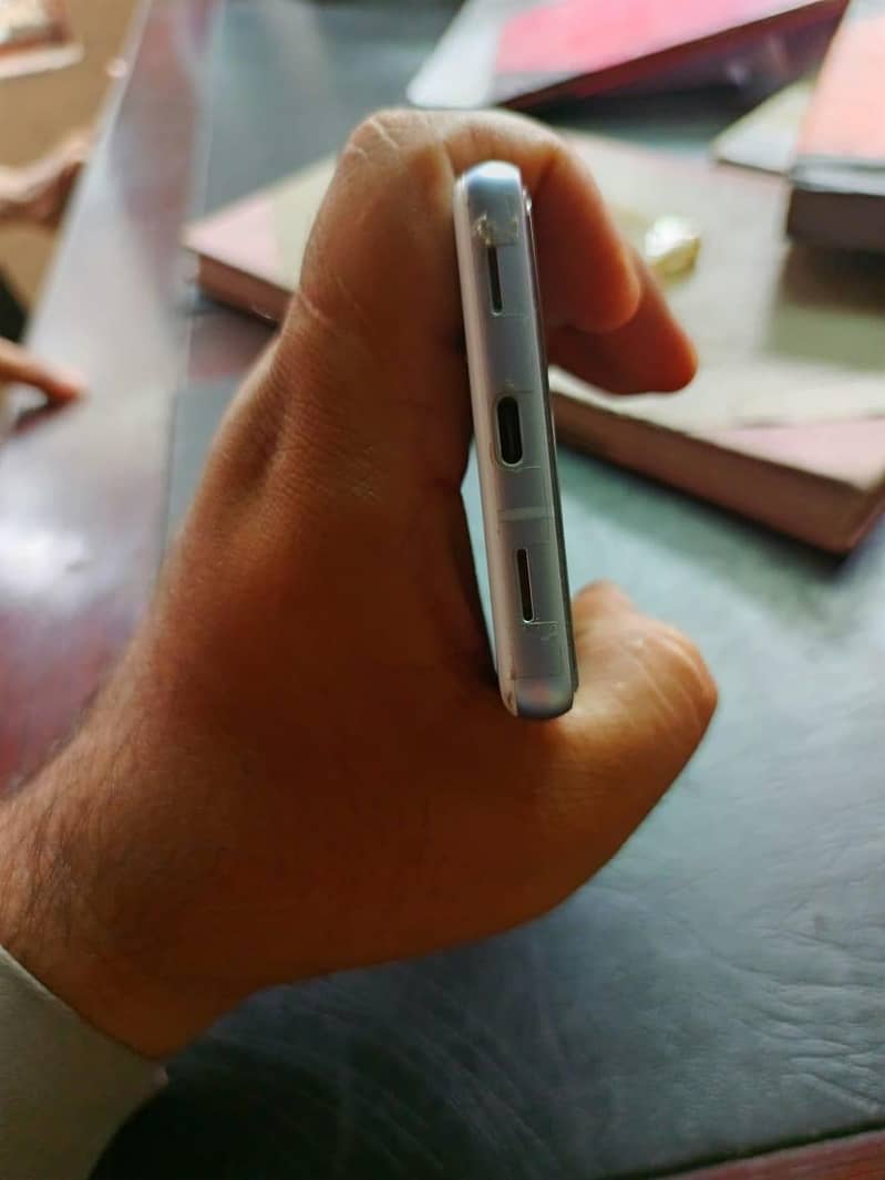 Google Pixel 7a 3