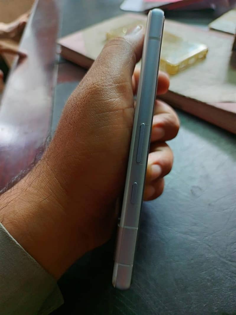 Google Pixel 7a 4