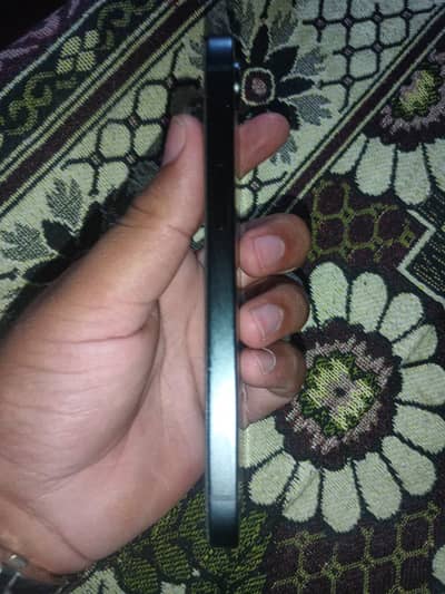 Apple iPhone 16e