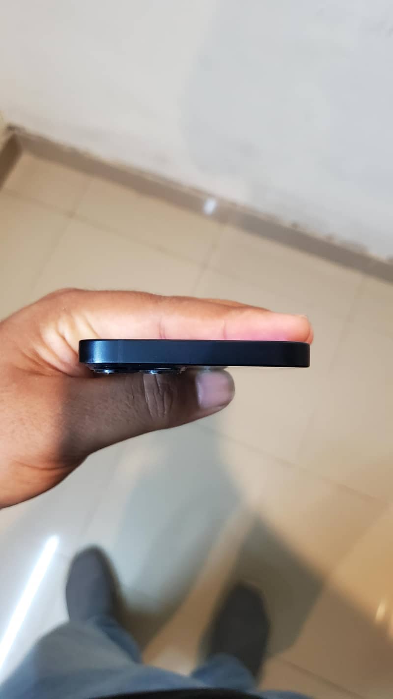 Apple iPhone 13 3