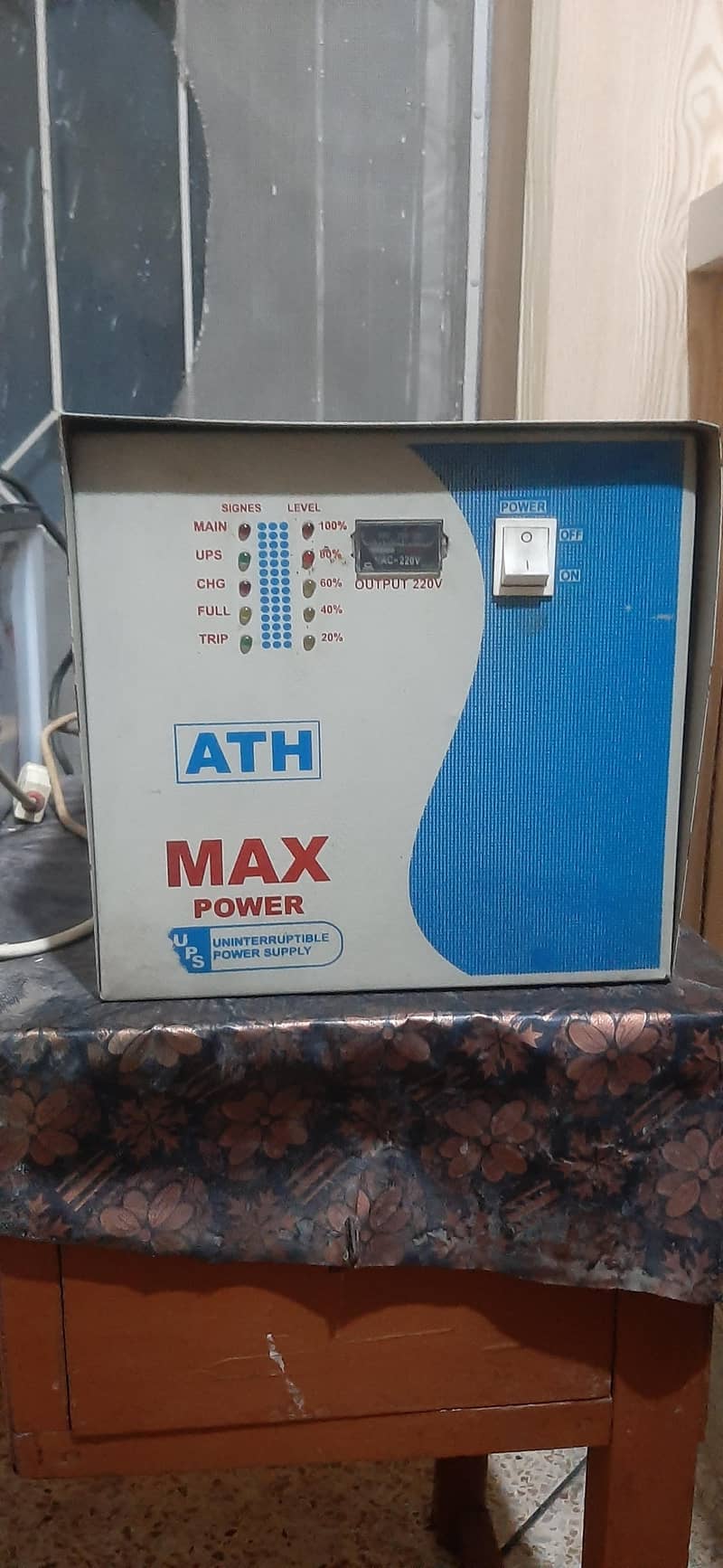 UPS + Batteries 1