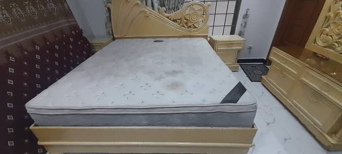 Chenone's Spring mattress king size for sale