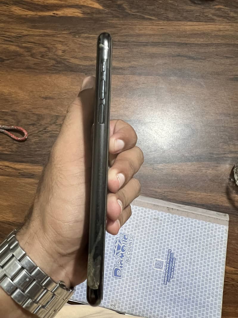 Apple iPhone 11 Pro Max 1