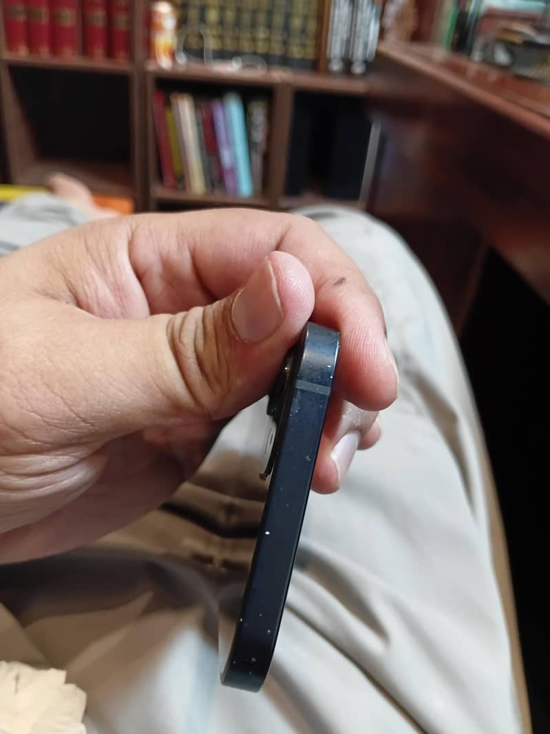 Apple iPhone 12 2