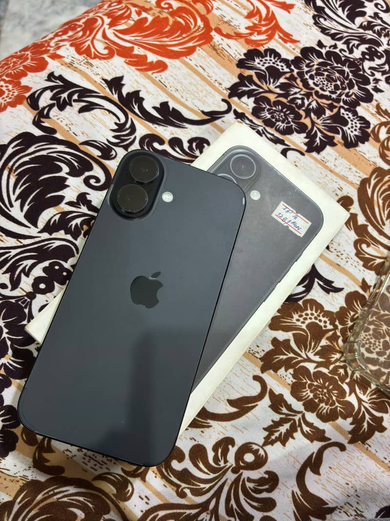 Apple iPhone 16 0