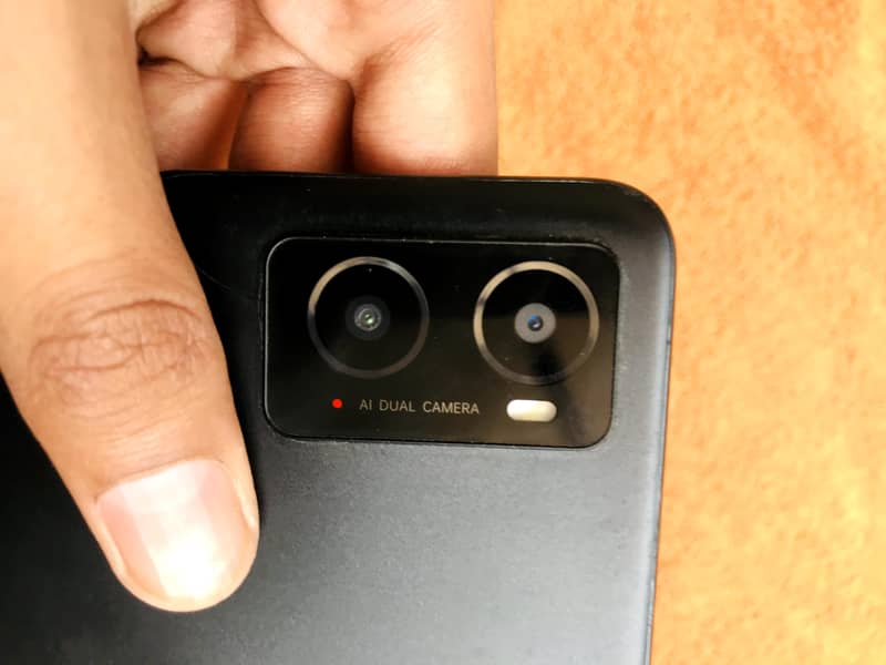 OPPO A76 1
