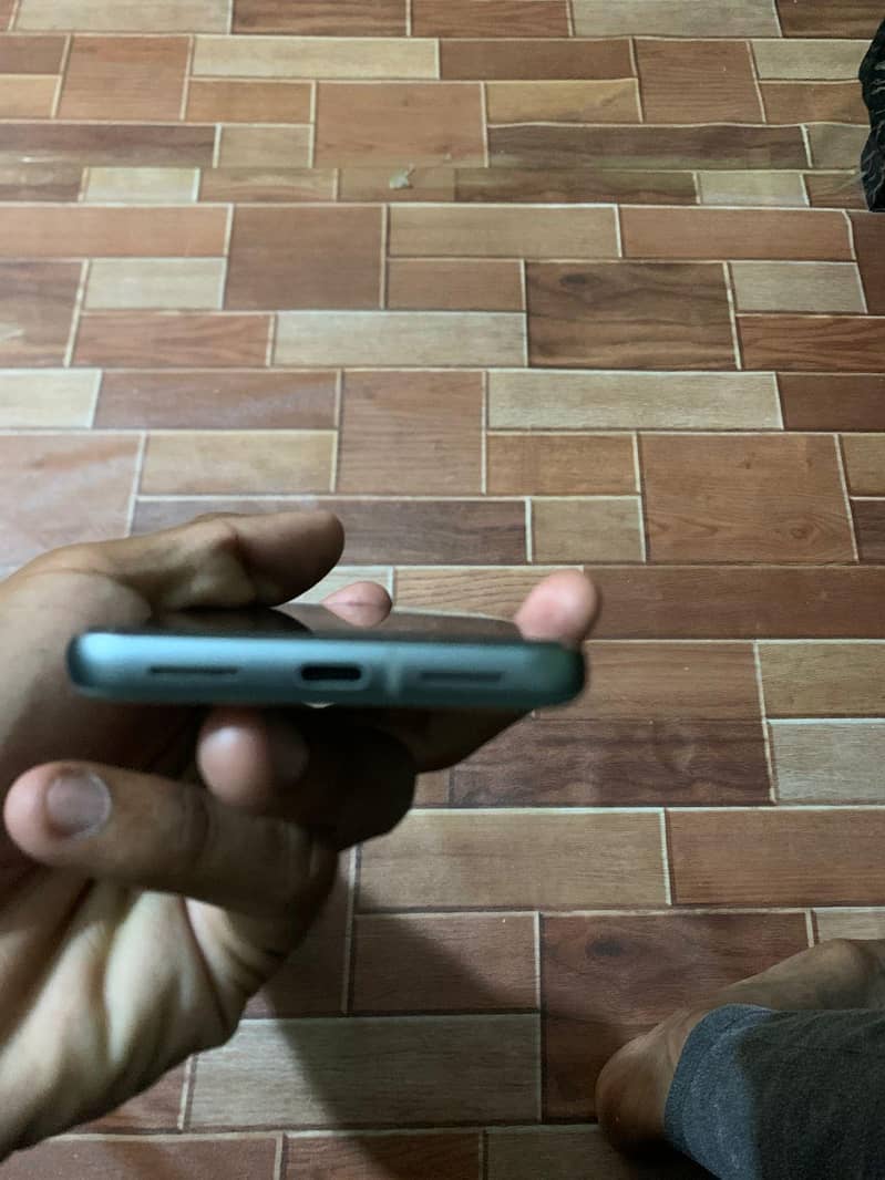 Google Pixel 8 2