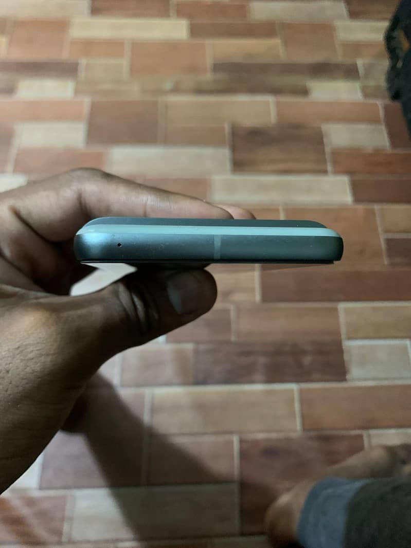 Google Pixel 8 3