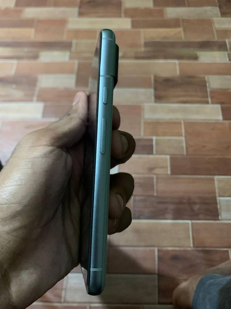 Google Pixel 8 4