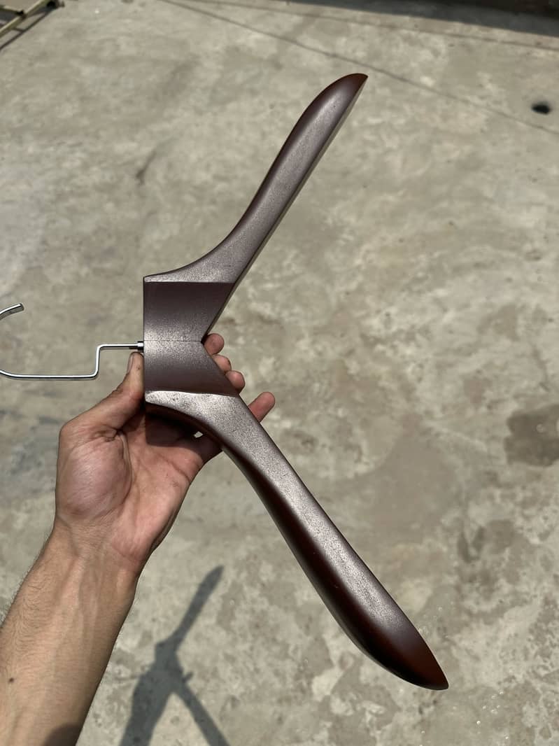 Hangers 11