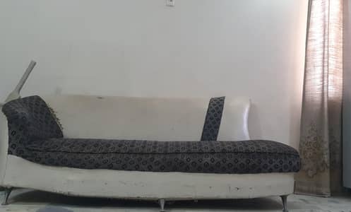 L-Shape Corner Sofa Set with Puffy (Good Condition)