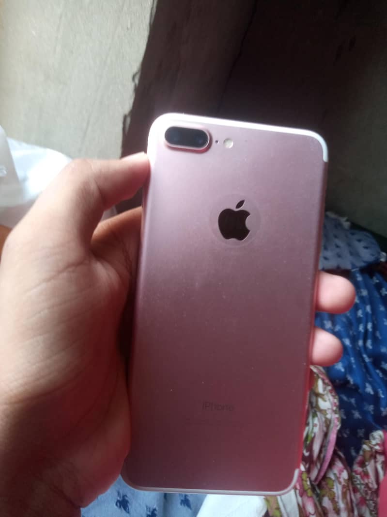 Apple iPhone 7 Plus 0