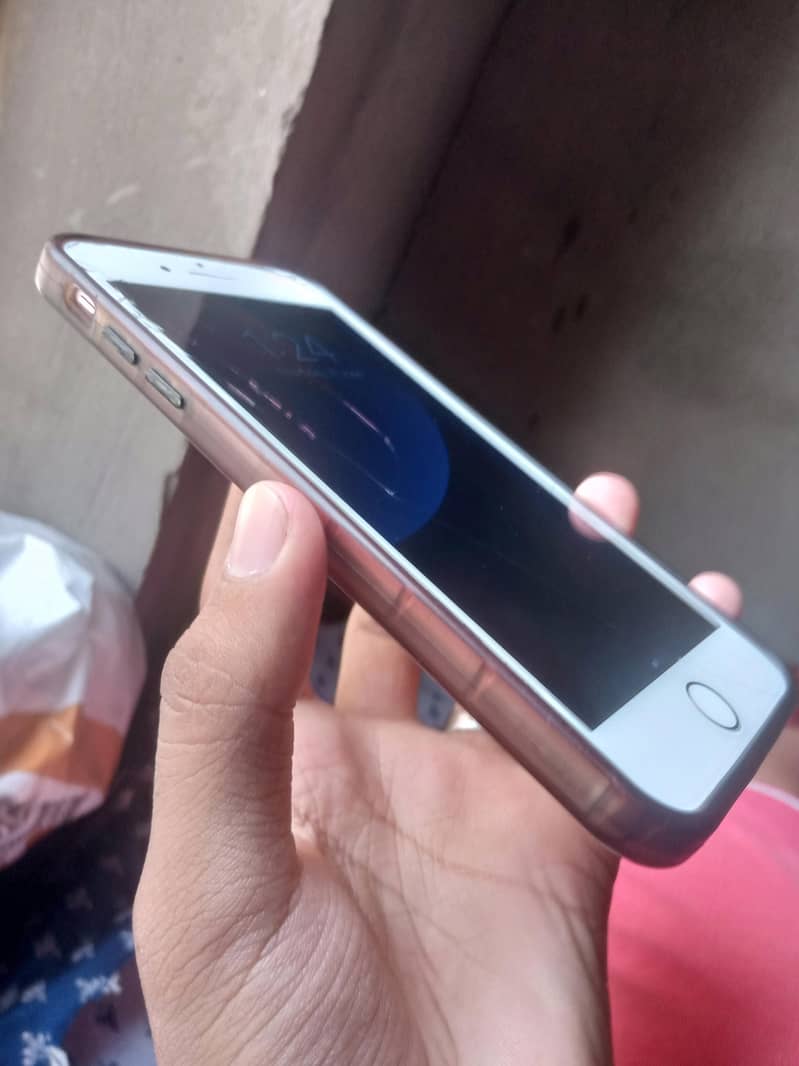 Apple iPhone 7 Plus 2