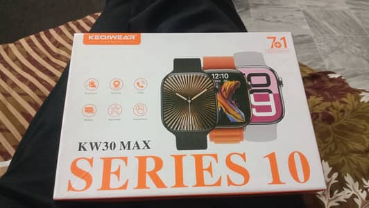 This smart watch bought 1 month but l can sale l have issues the mon