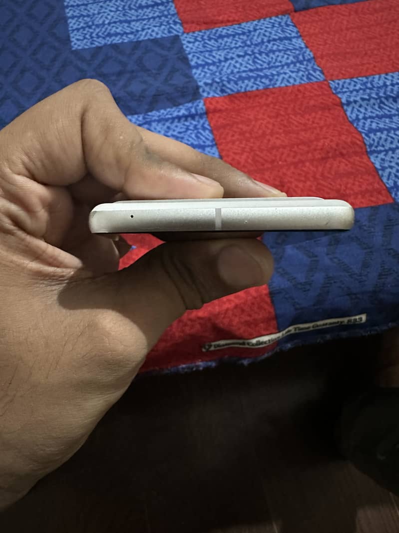 Google Pixel 7 5