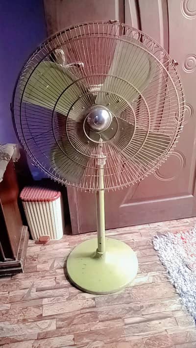 stand fan ok condition 10/10 motor 10/10 without zung