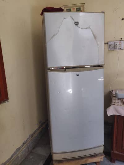 Full Size Fridge/Refrigerator