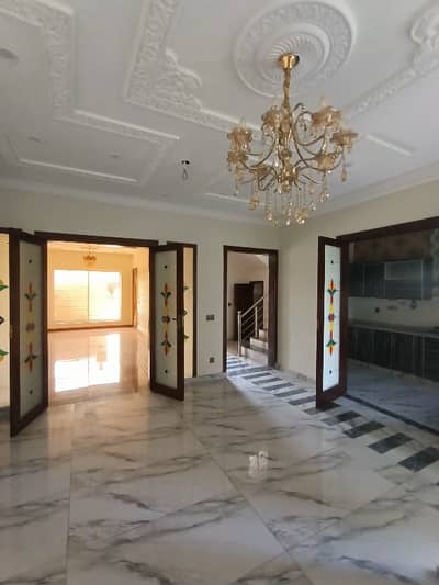 AHMAD ASSOCIATES OFFERS 1 KANAL FULL HOUSE WITH 20 KV SOLAR SYSTEM FOR RENT IN PCSIR PHASE 2 NEAR TO SHUKAT KHANUM HOSPITAL LAHORE