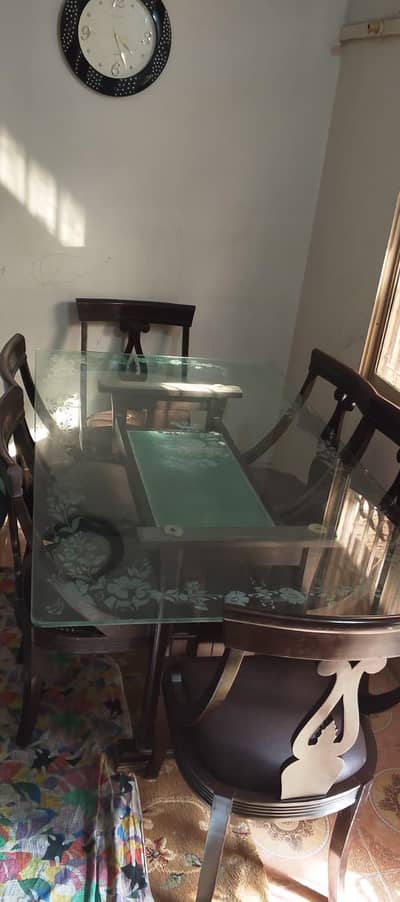 Dining Table & 6 Chairs