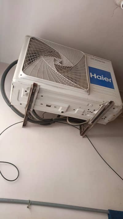 Haier DC inverter 1 ton very good condition Ac just like New