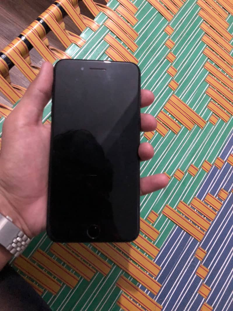 Apple iPhone 7 Plus 0