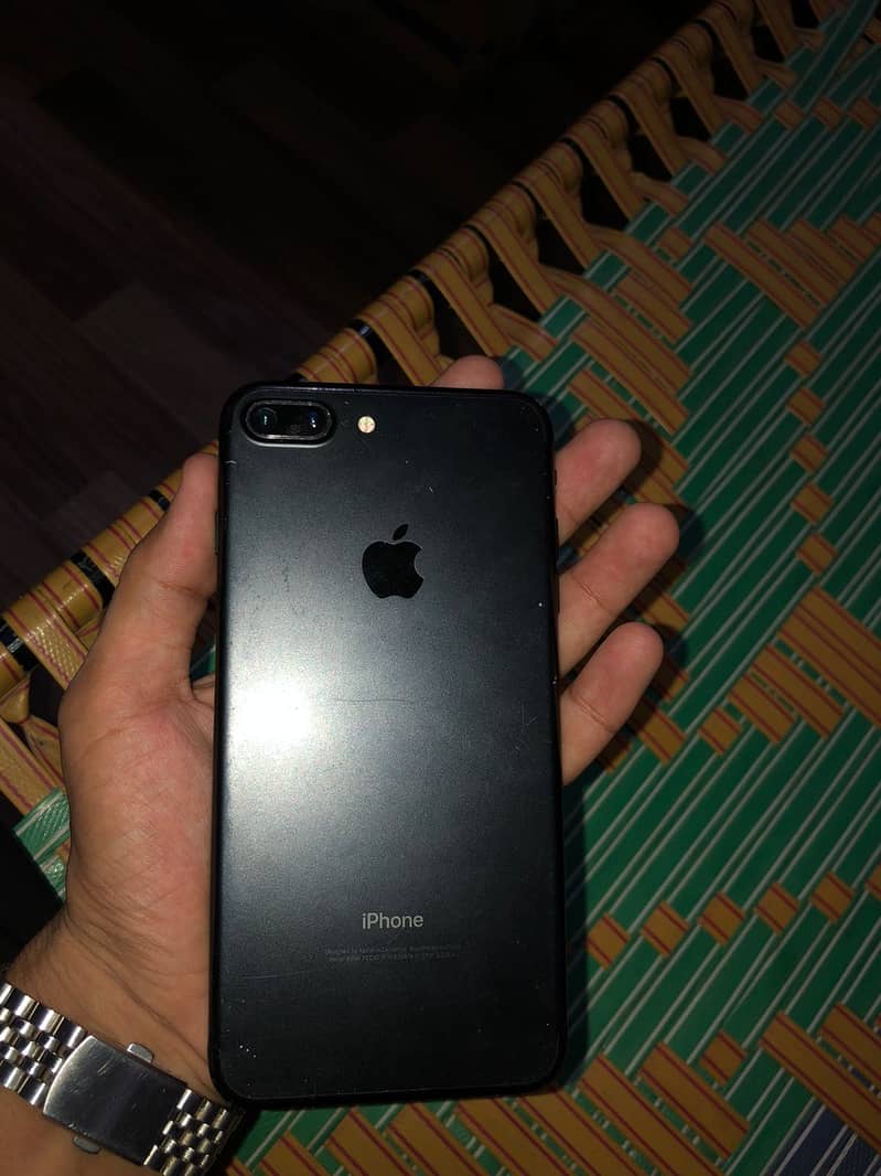 Apple iPhone 7 Plus 4