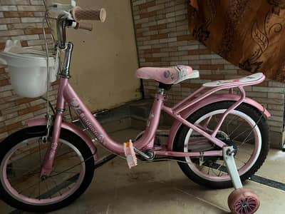 girl cycle look like new condition 10/10