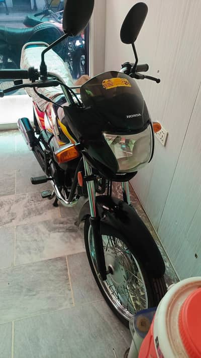 Honda pridor 2025 model , black colour , condition new