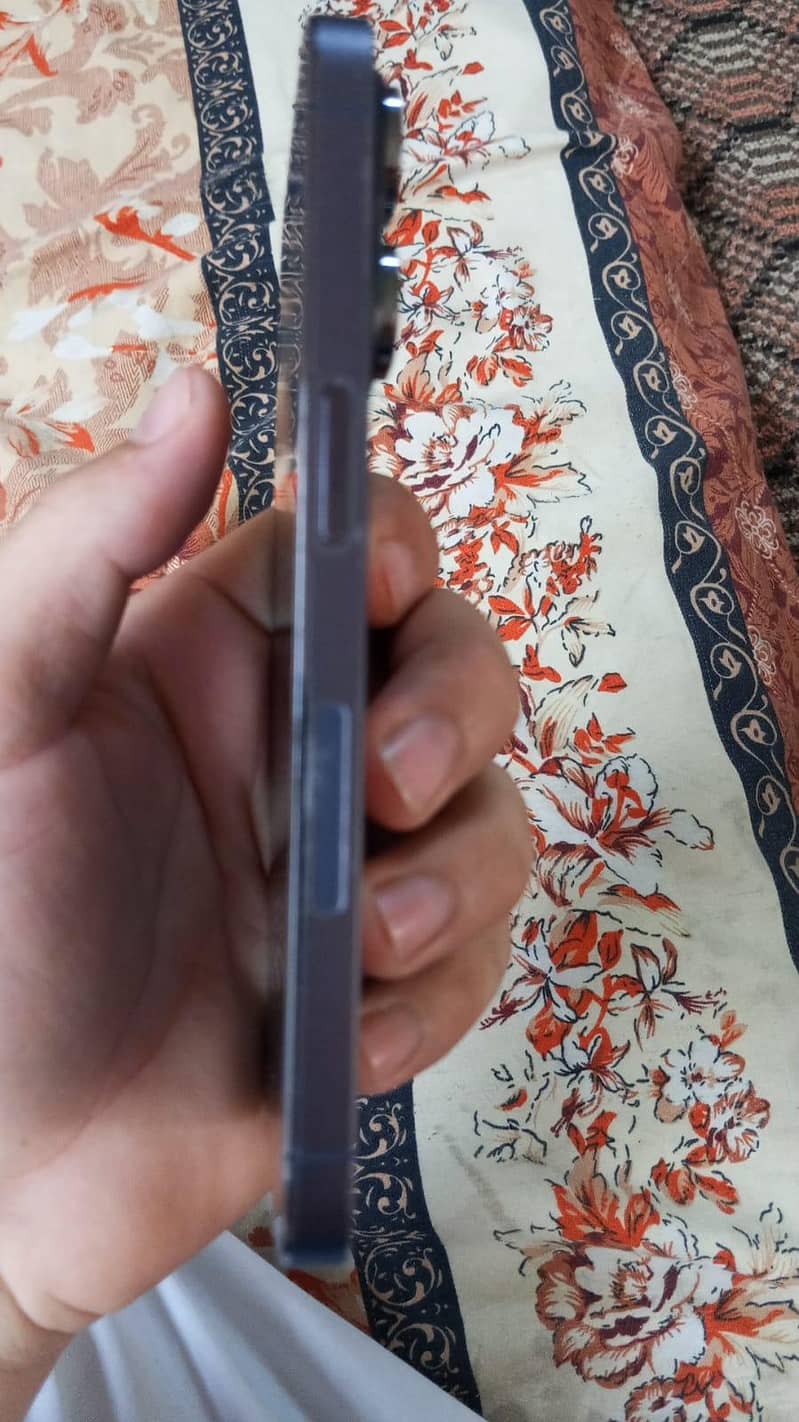 Apple iPhone 14pro 1