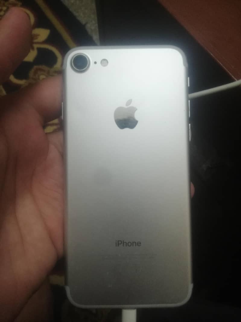 Apple iPhone 7 0