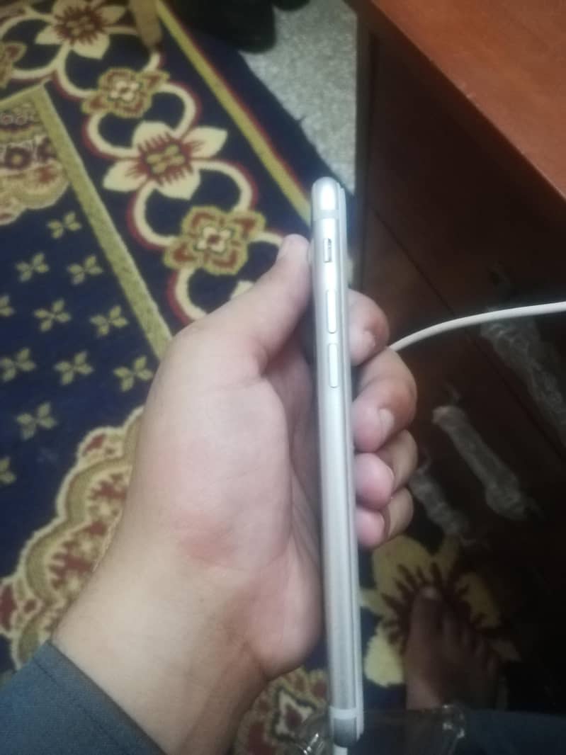 Apple iPhone 7 1