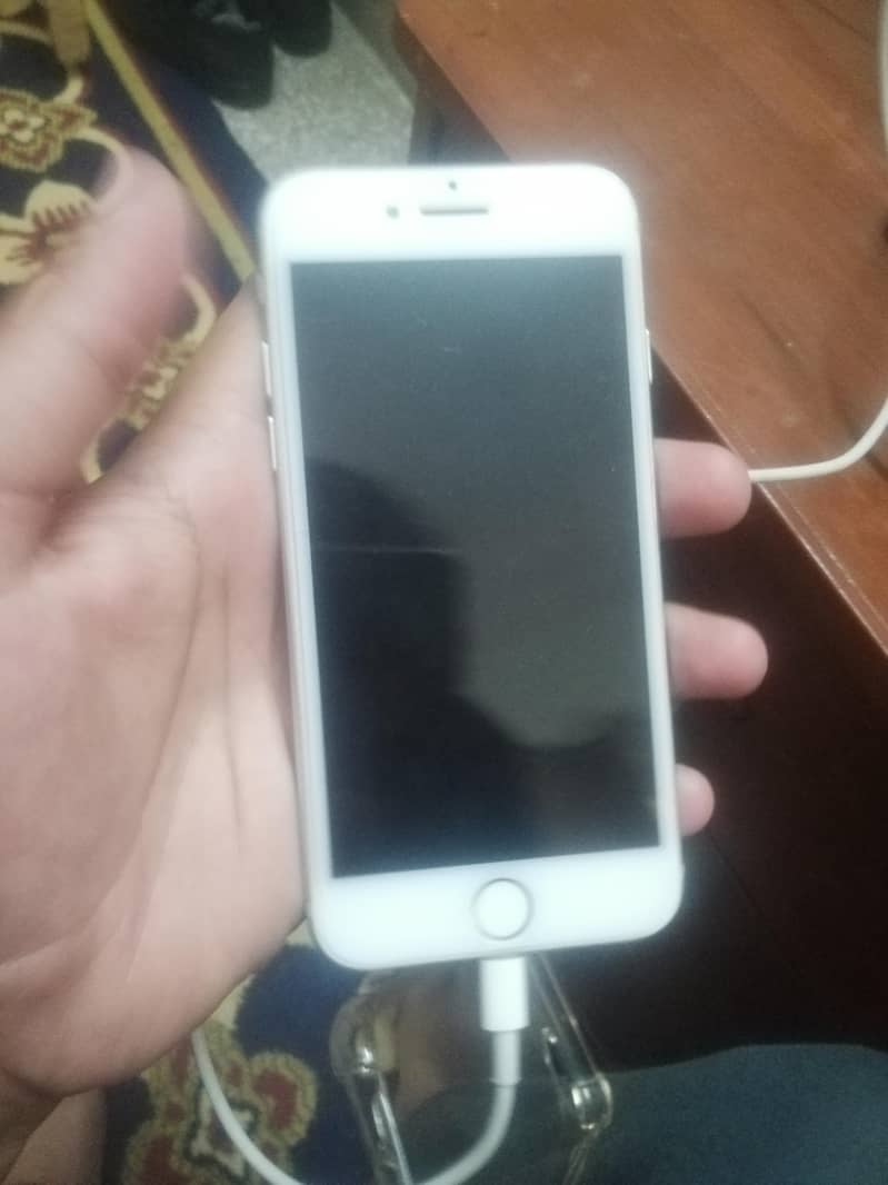 Apple iPhone 7 2
