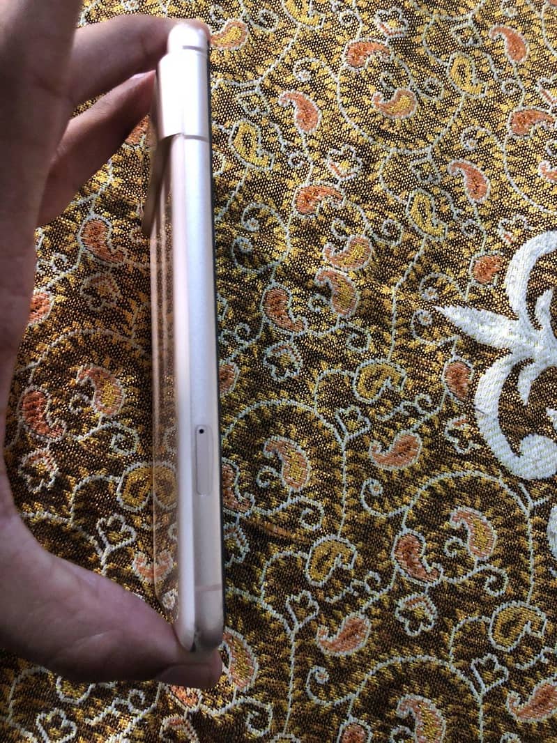 Google Pixel 8 4