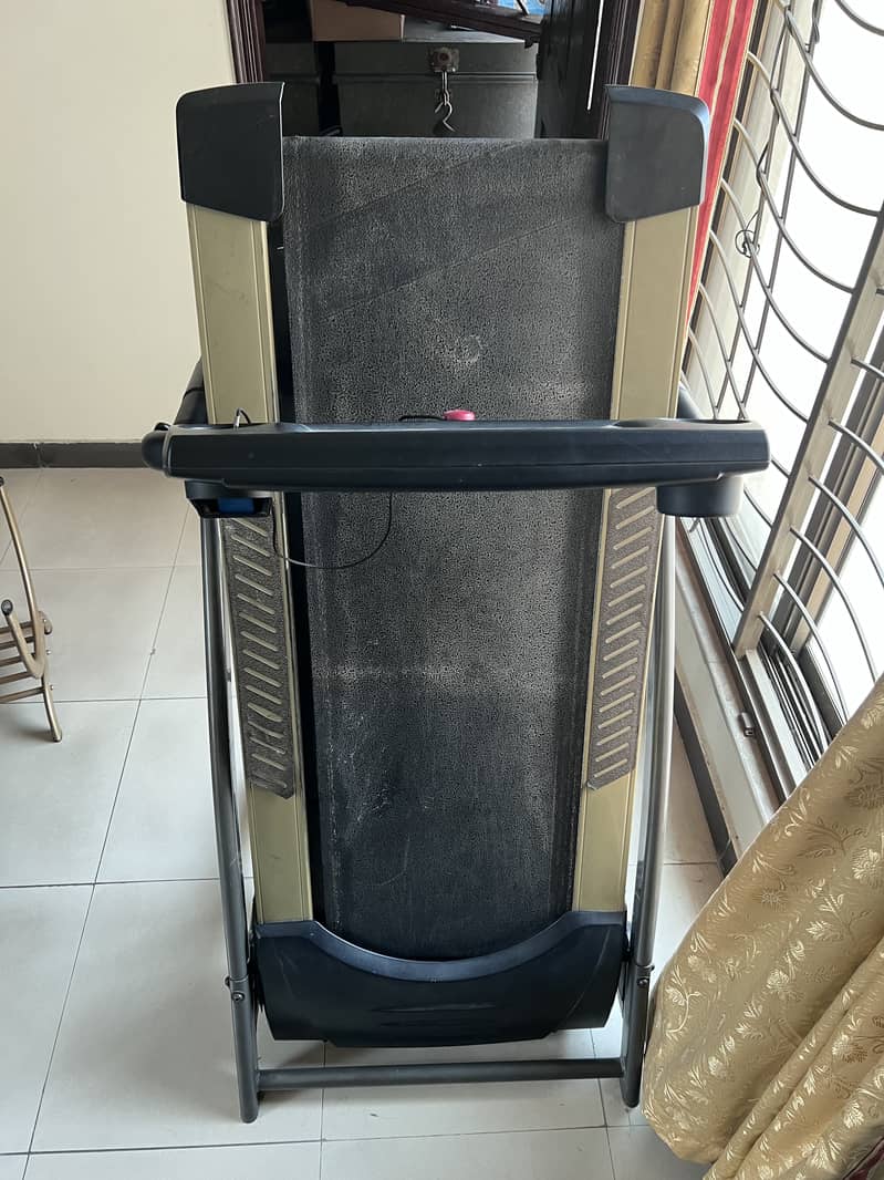 Treadmill machine Automatic 10/10 condition 2