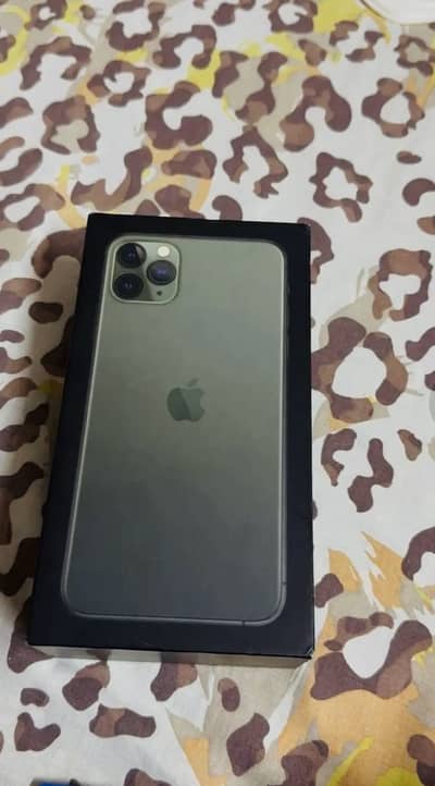 Iphone 11 pro max with full box and cable no adopter factory unlock