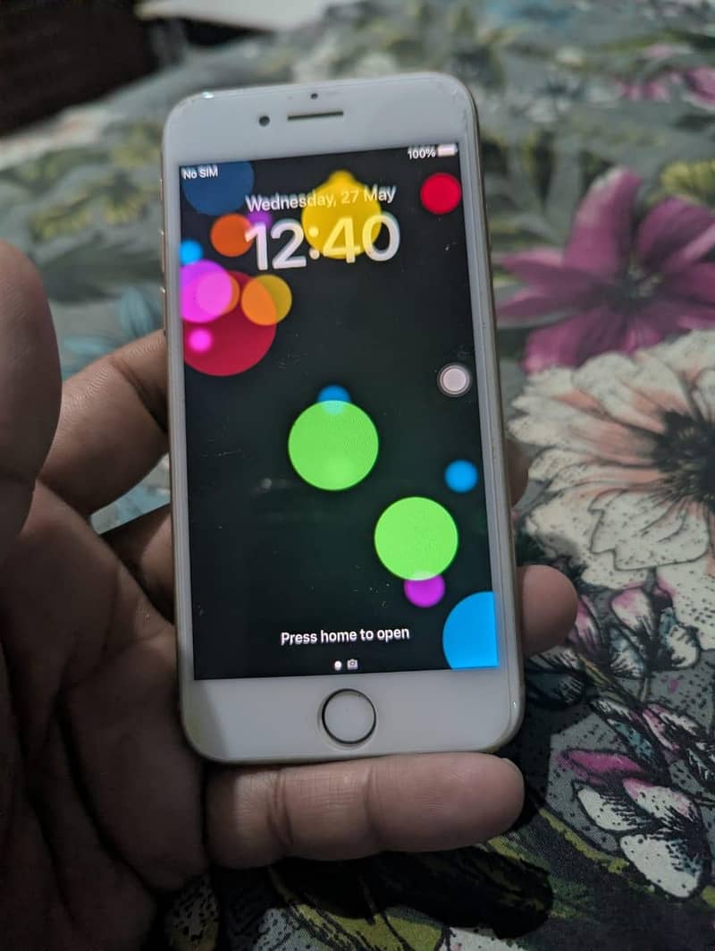 Apple iPhone 8 0