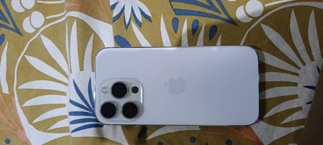 Apple iPhone 14 Pro jv