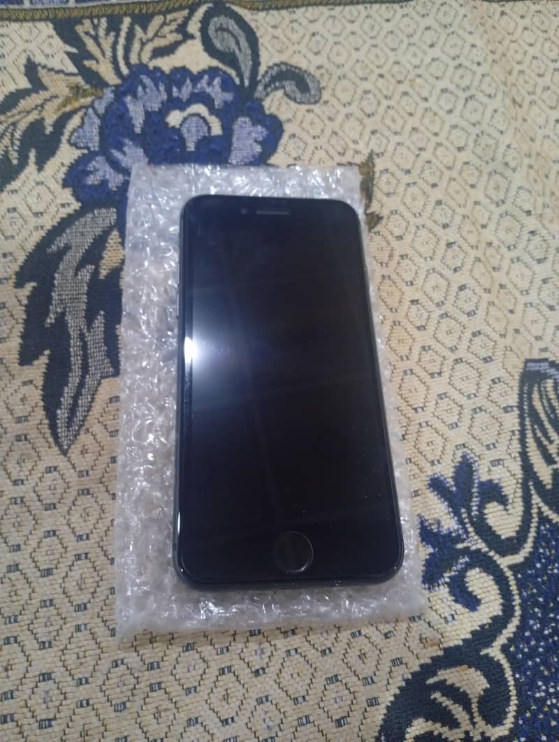 Apple iPhone 8 1