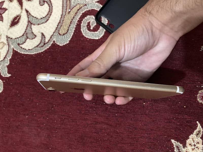 Apple iPhone 7 Plus 6