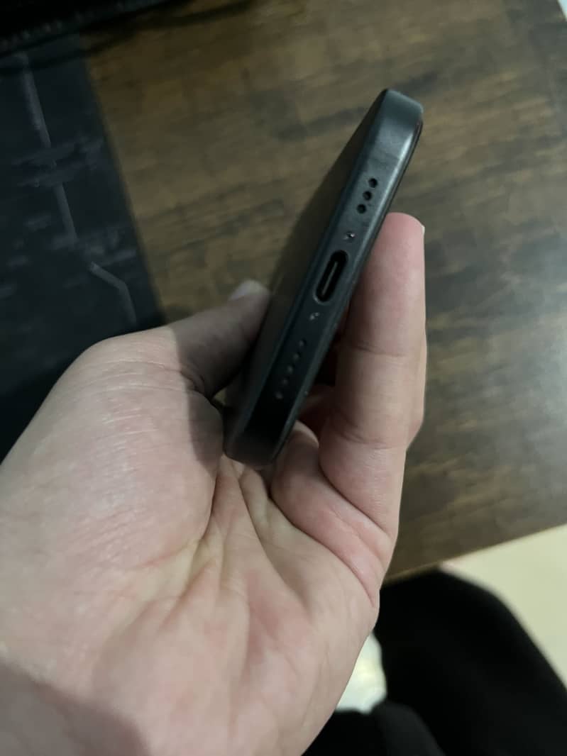 Apple iPhone 15 2