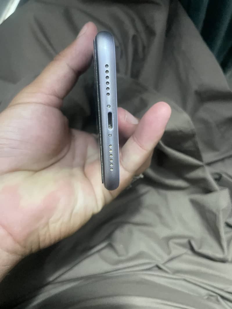 Apple iPhone 11 5