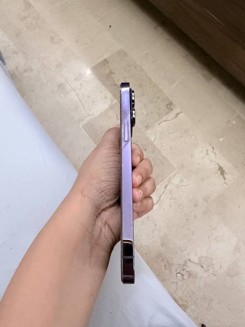 iPhone 14 Pro Max 2