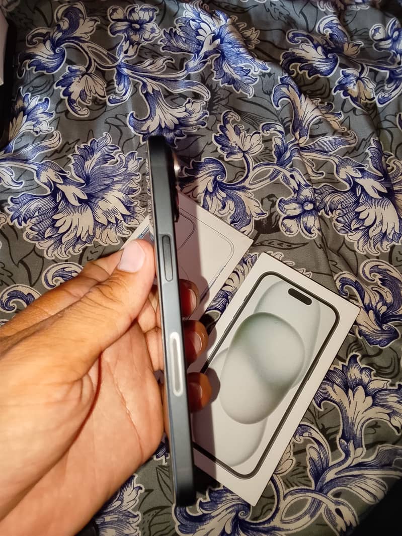 Apple iPhone 15 1