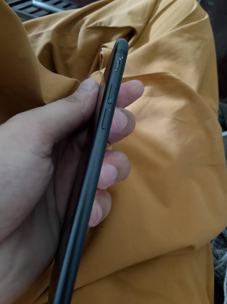 Apple iPhone 7 1